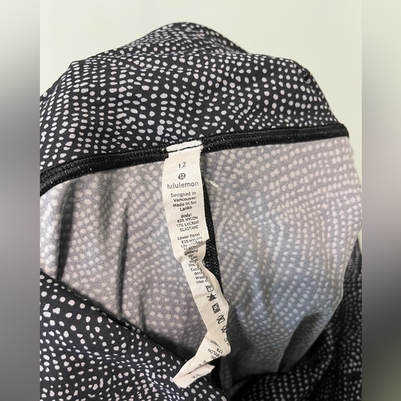 Peloton/Lululemon black leggings - Picture 3 of 3